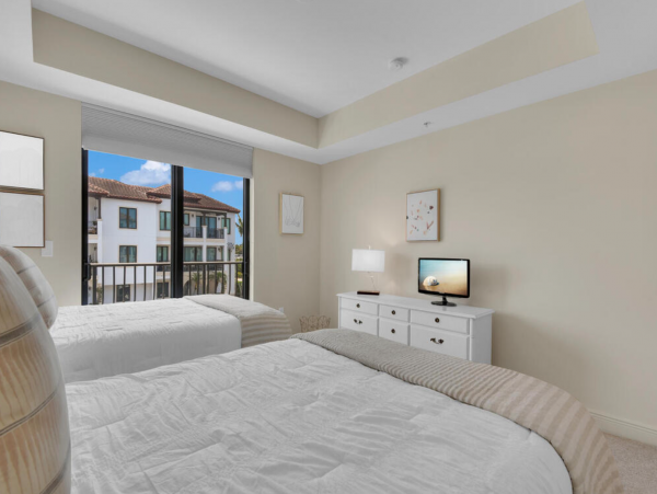 Downtown Naples Luxury Two Bedroom Waterfront Residence